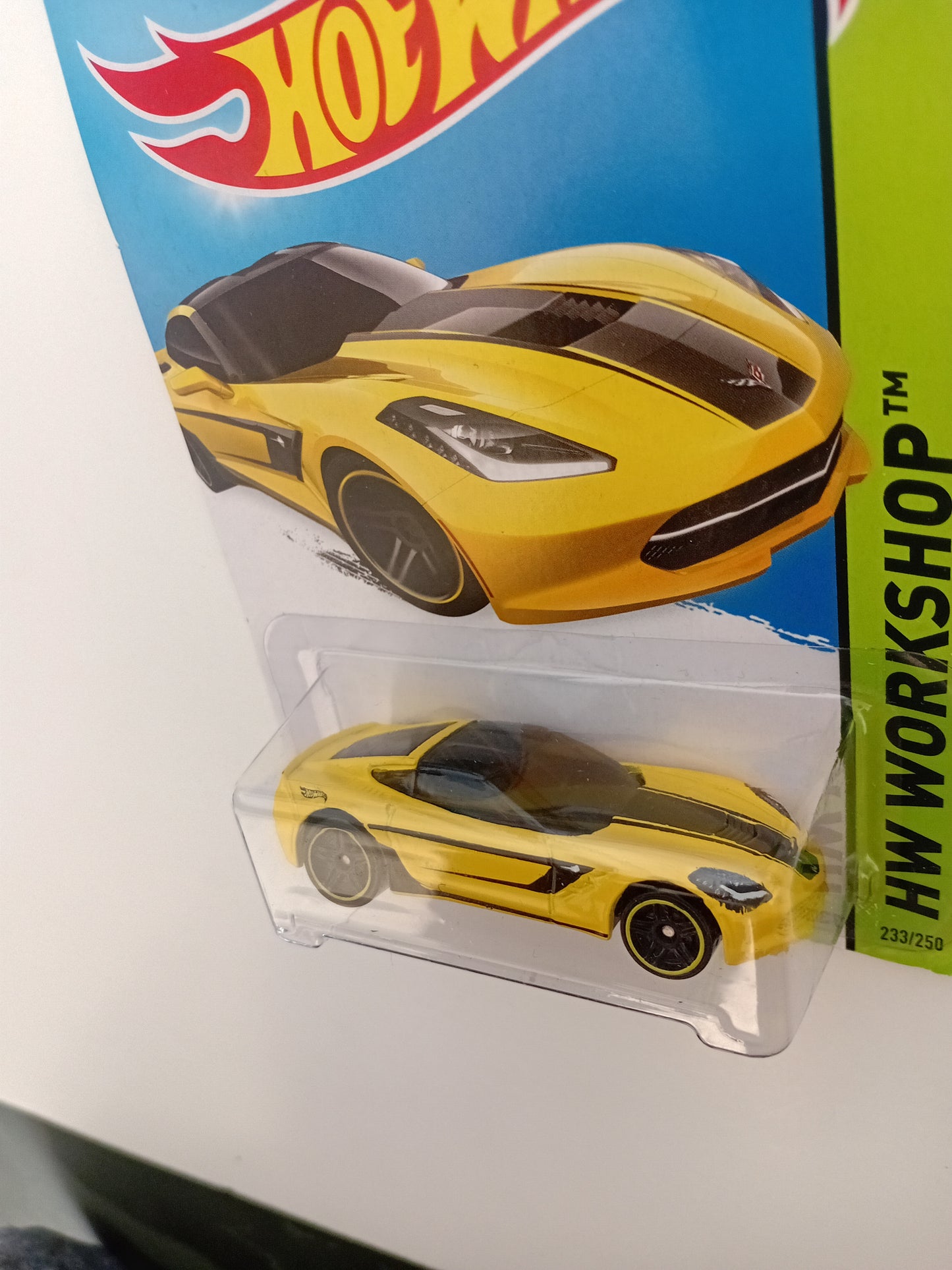 Hot Wheels '14 Corvette Stingray