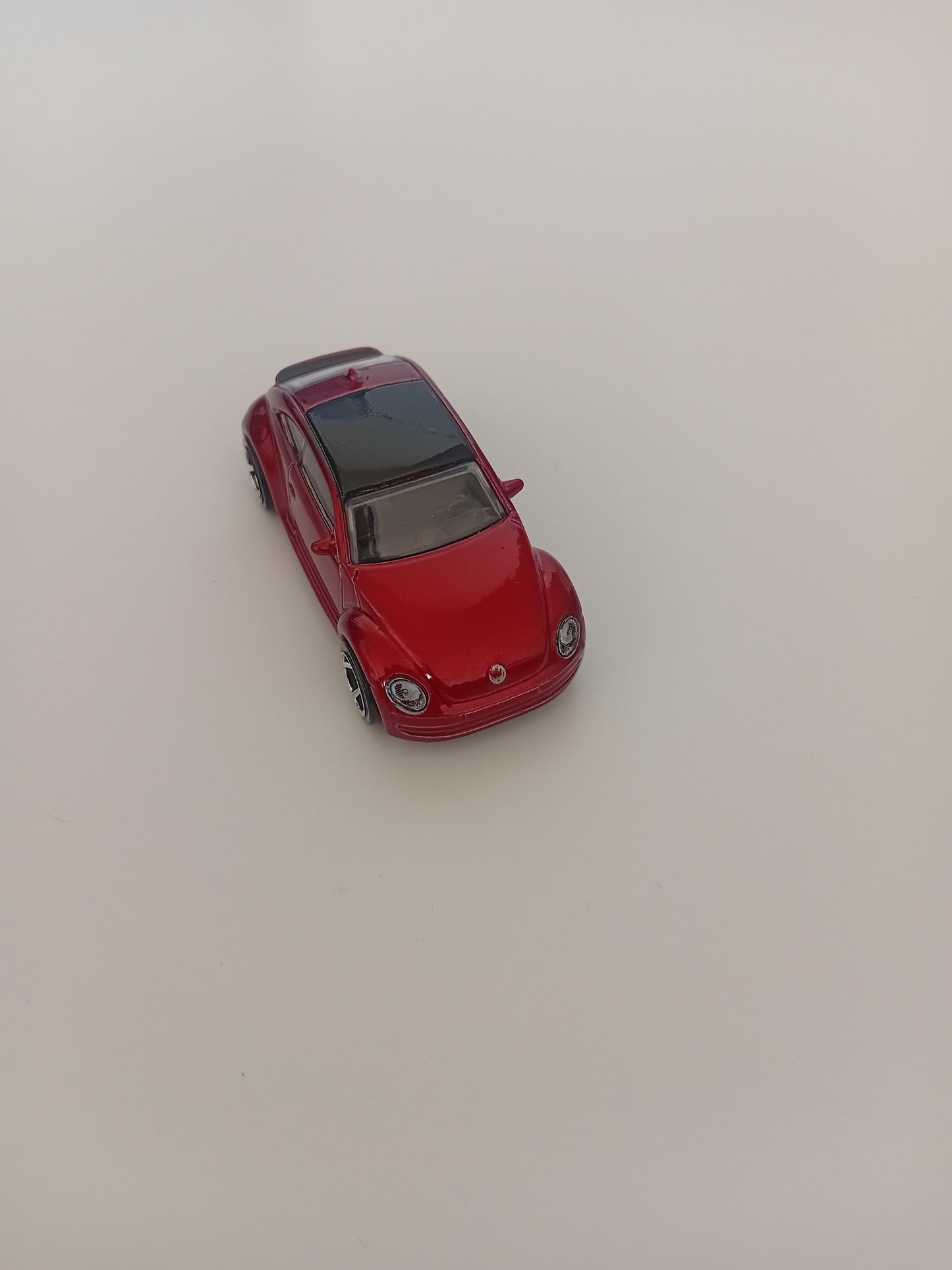 Loose Hot Wheels 2012 Volkswagen Beetle (with packaging)