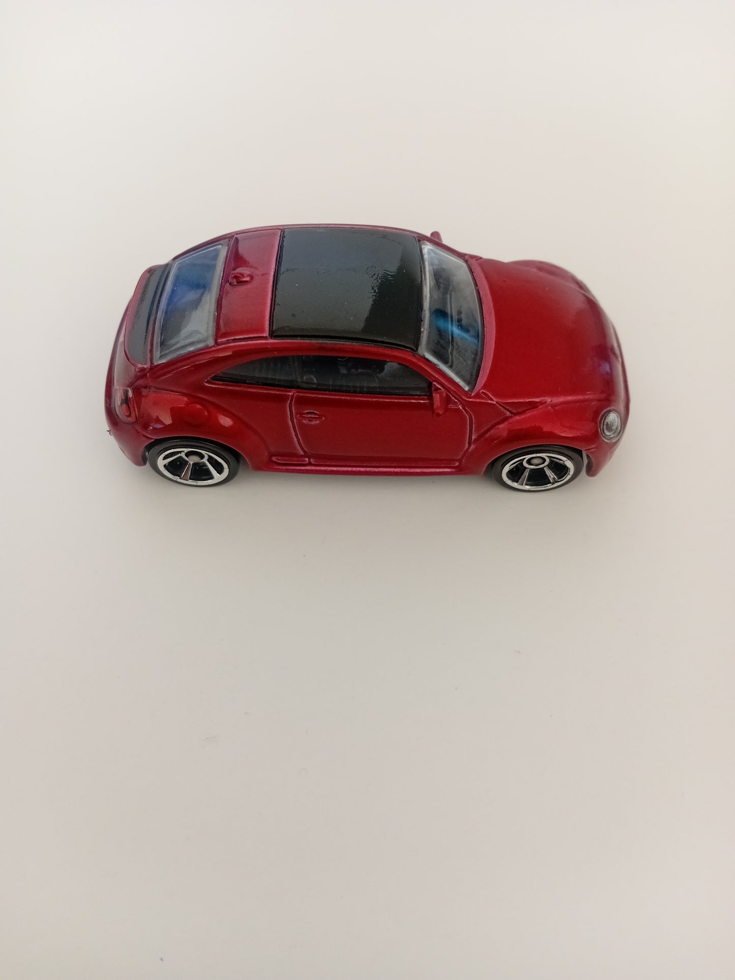 Loose Hot Wheels 2012 Volkswagen Beetle (with packaging)