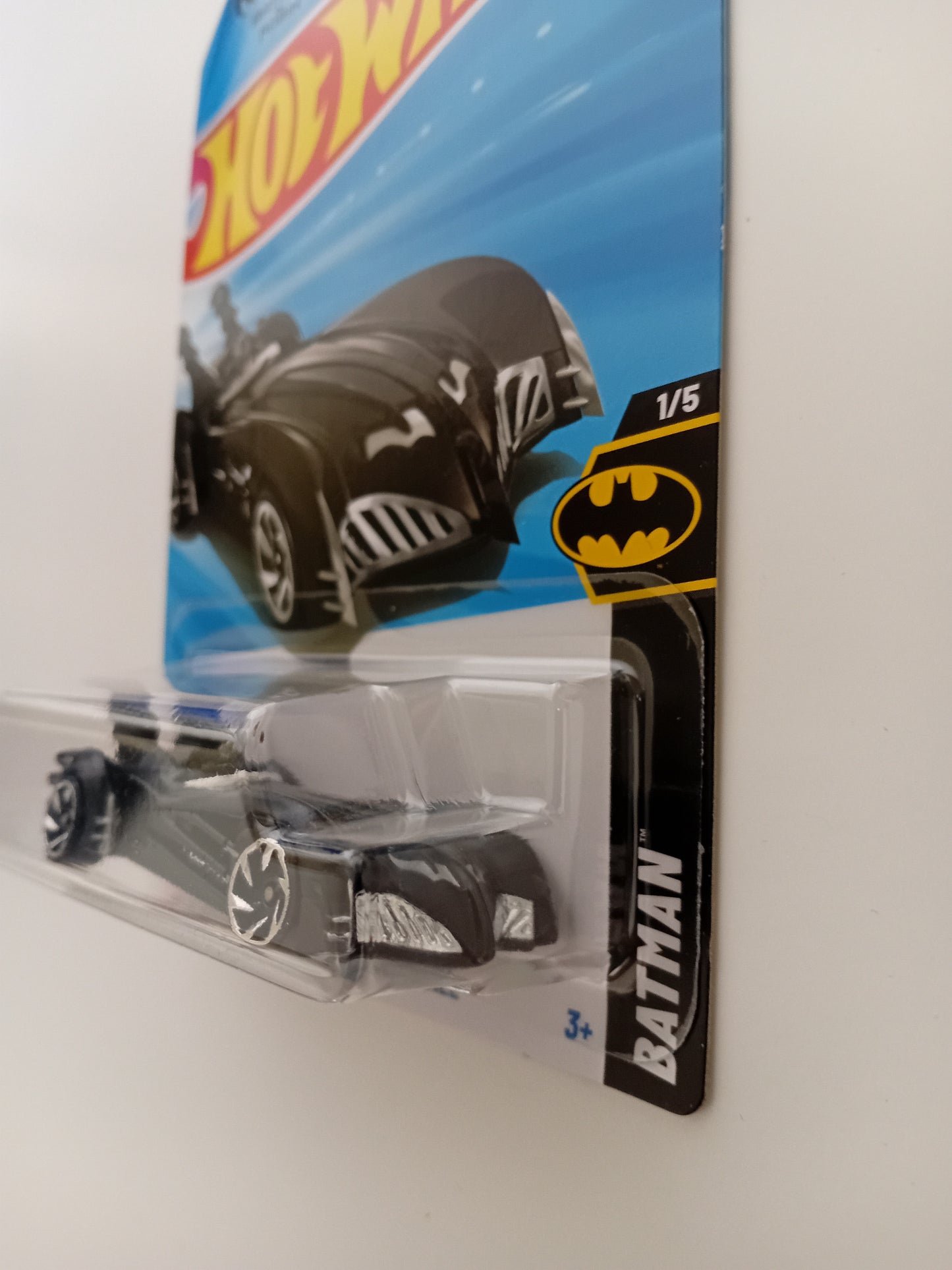 Hot Wheels Batman and Robin Batmobile