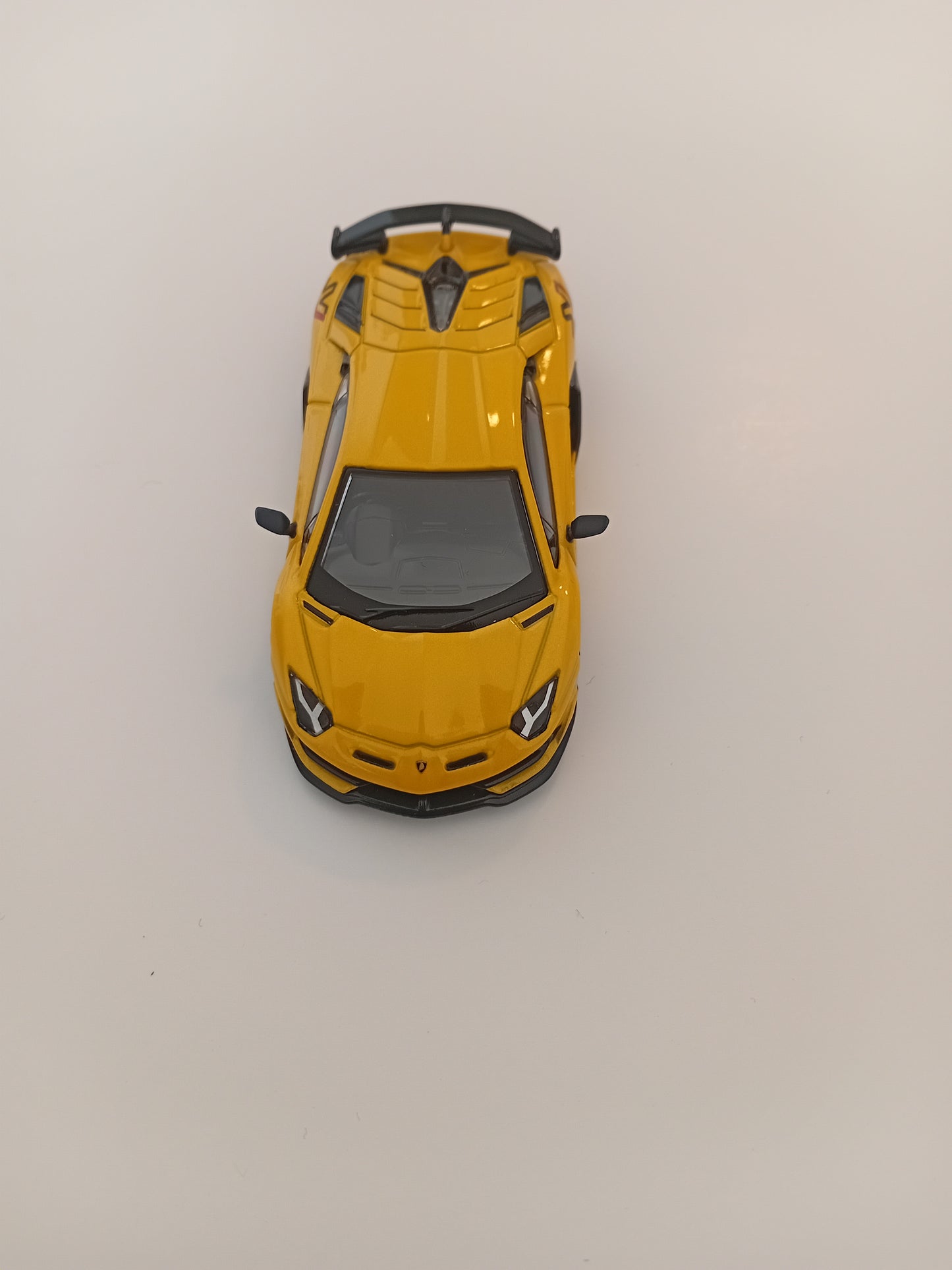 Mini GT Lamborghini Aventador SVJ (yellow)